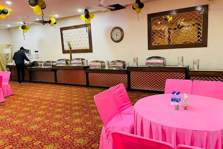 Ballroom/Hall 68 of 73