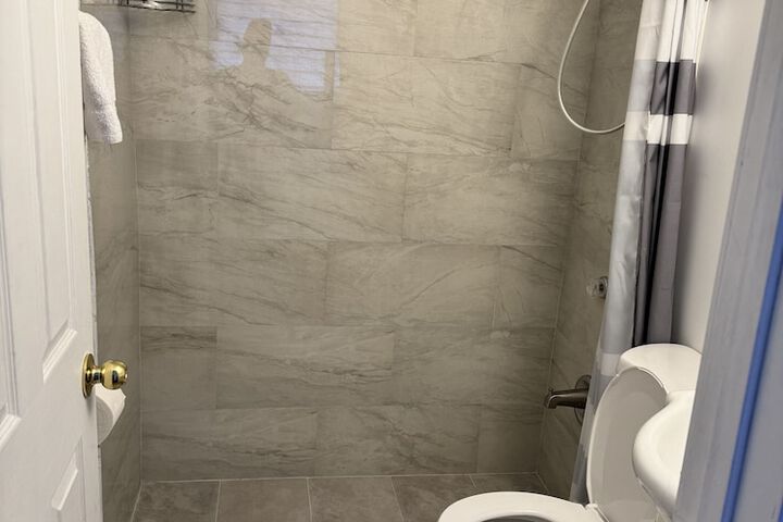 Room 15 of 28