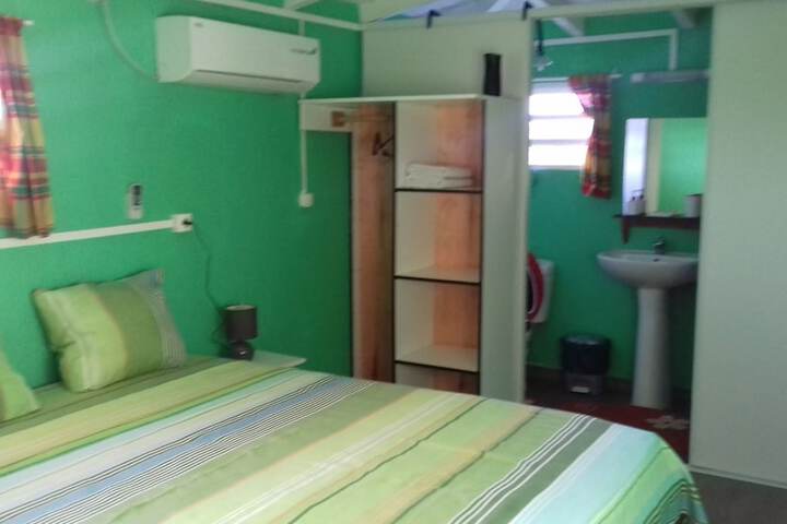 Room 3 of 28