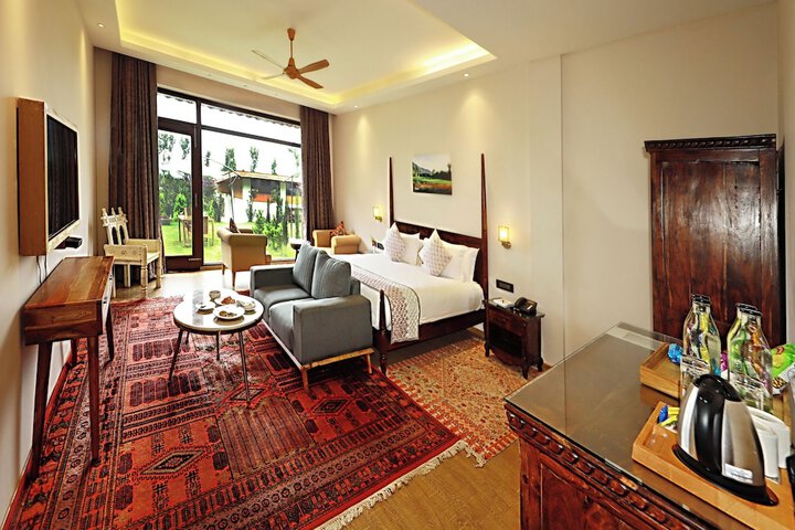 Room 3 of 9