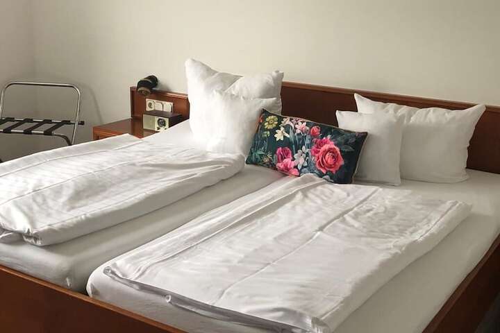 Room 12 of 36