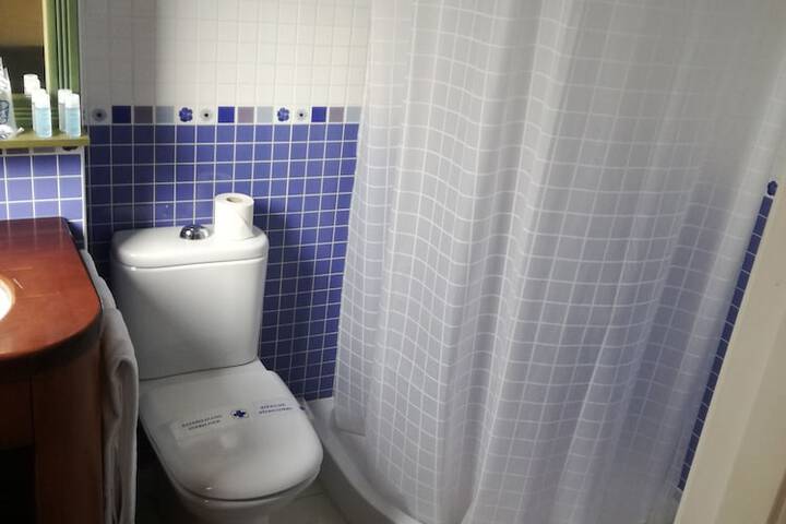Room 30 of 100