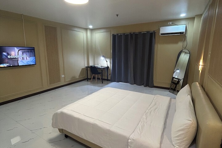 Room 13 of 50