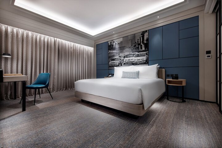 Room 7 of 32