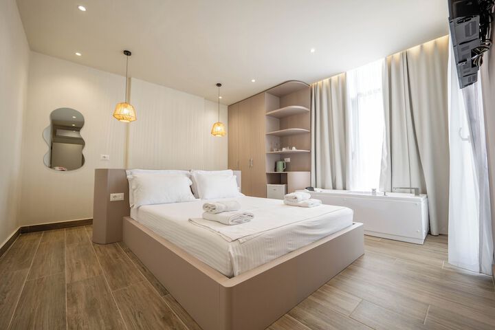 Room 28 of 175