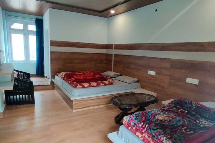 Hotel Nanda Devi