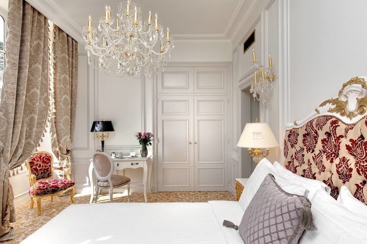 Room 8 of 69