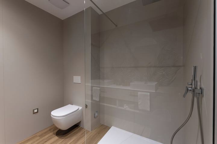 Room 45 of 71