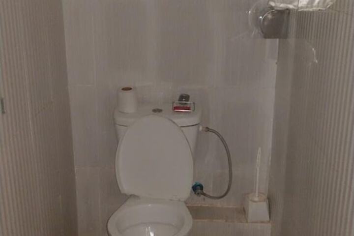 Room 13 of 28