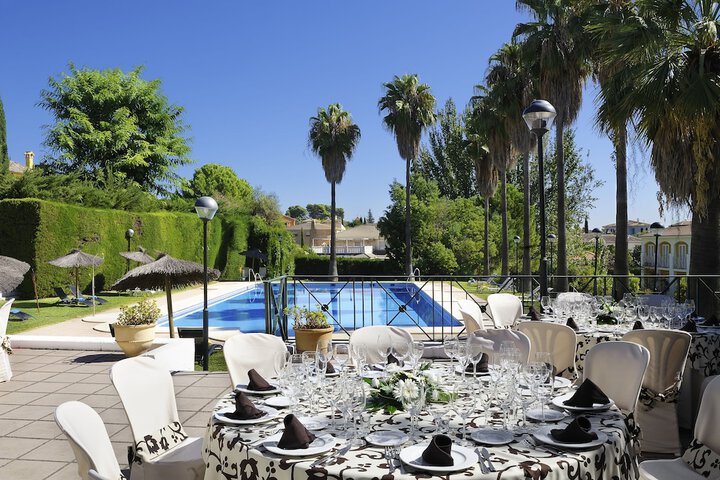 Hotel with Pool