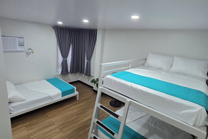 Room 9 of 26