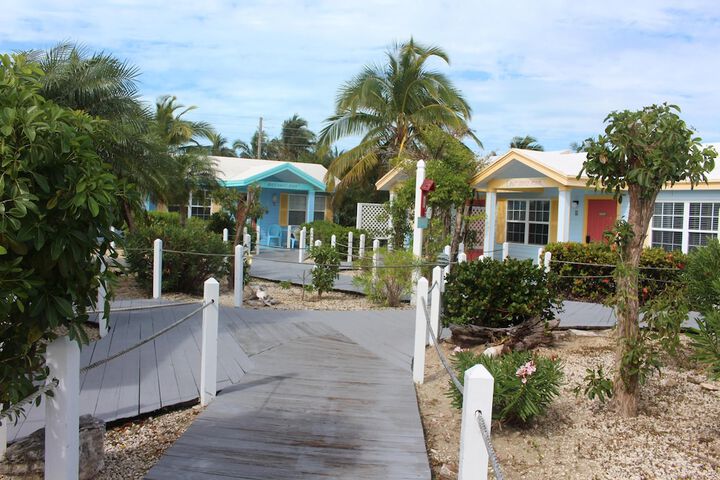 Hotel Exterior 225 of 232