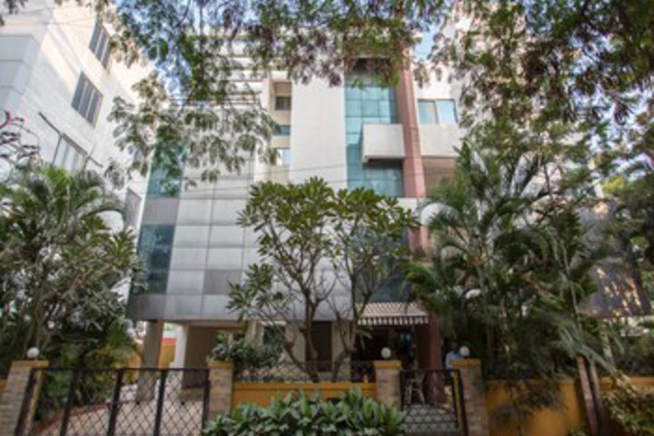 Oyo 10934 Hotel Ivy Stays