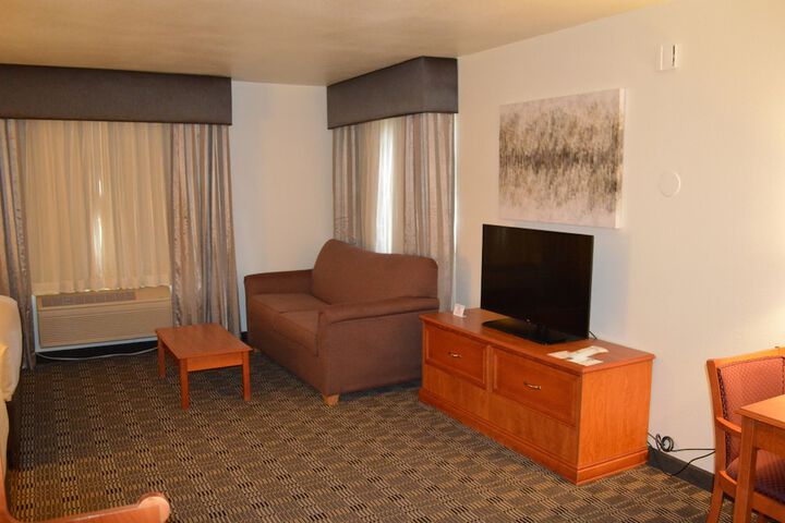 Lounge 47 of 78