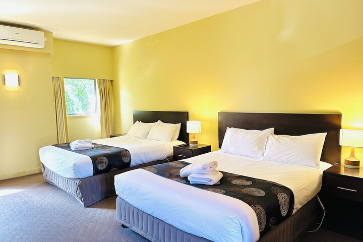 Room 11 of 25