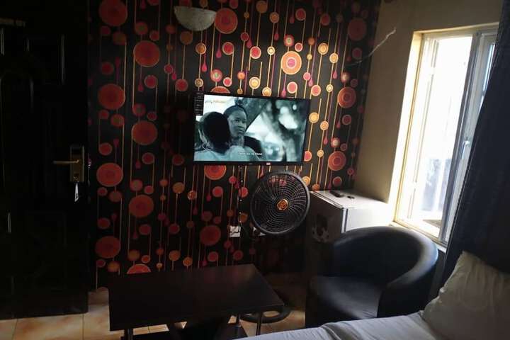 Room 4 of 14