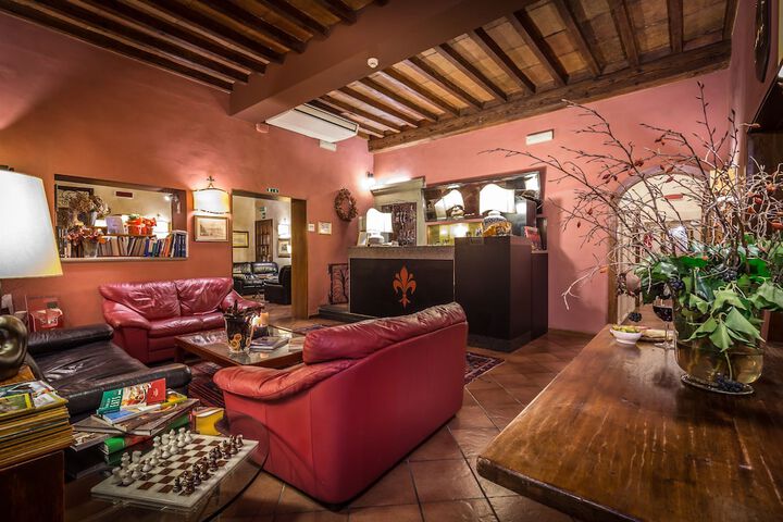 Lounge 57 of 60