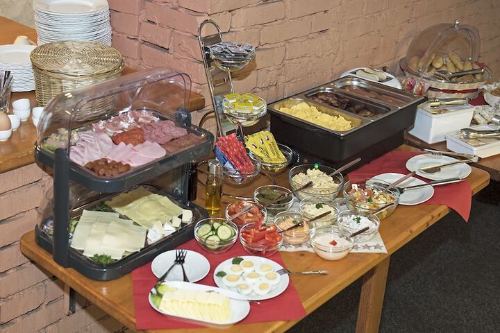 Dining 76 of 84