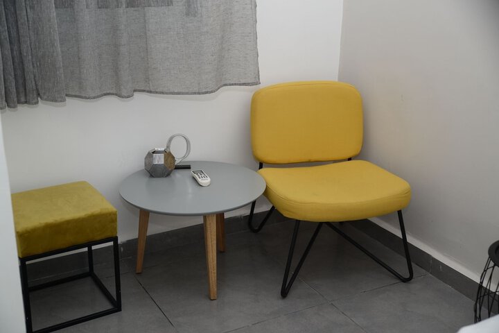 Room 8 of 27