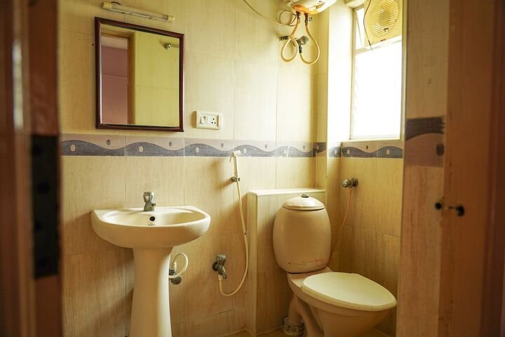Room 4 of 6