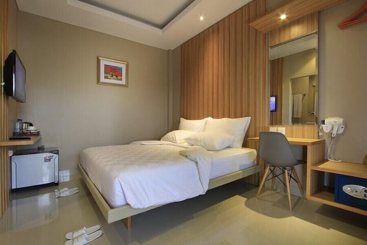 Room 16 of 92