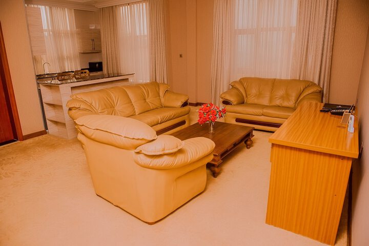 Room 13 of 34