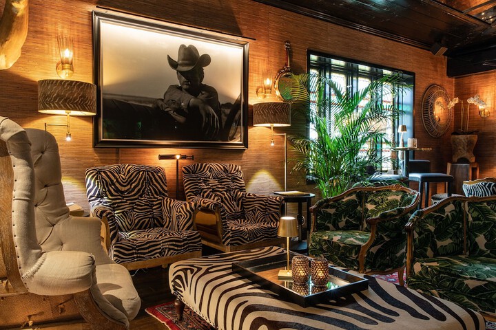 Hotel Lobby
