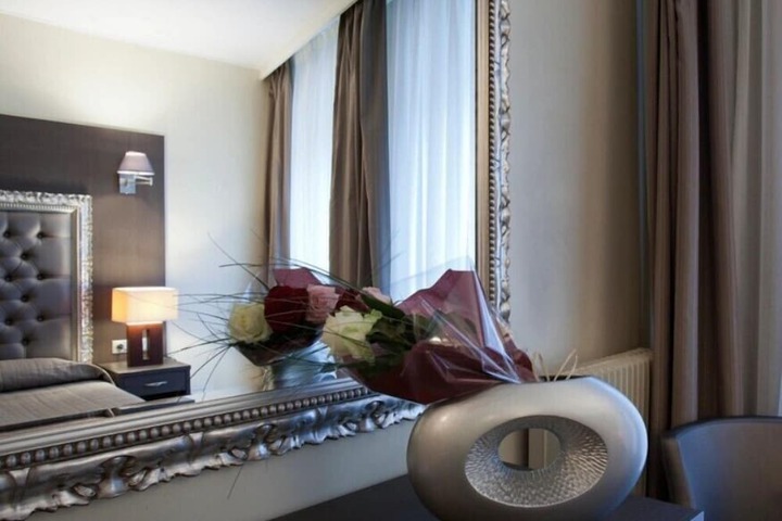 Room 14 of 37