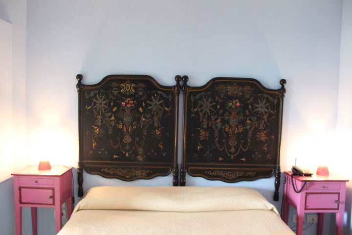 Room 2 of 20