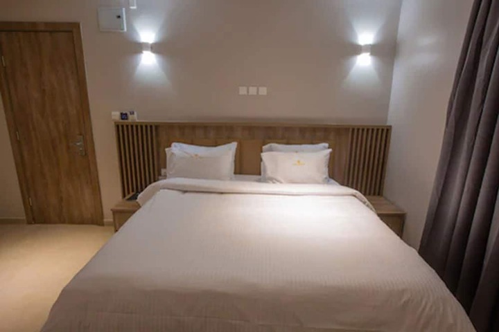 Room 15 of 24