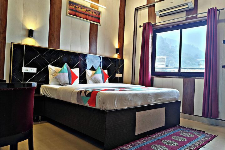 Room 10 of 26