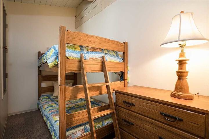 Room 42 of 144