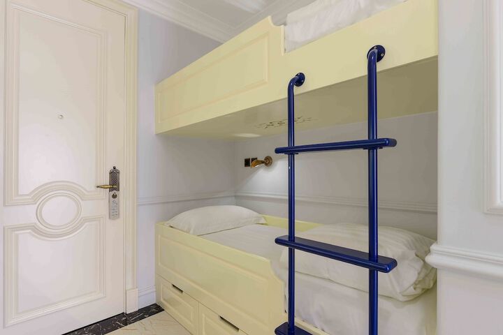 Room 14 of 195