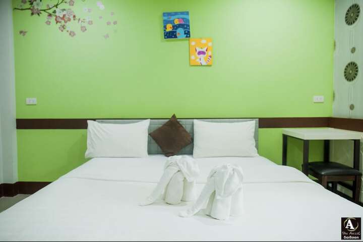 Room 9 of 29