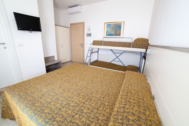 Room 8 of 69