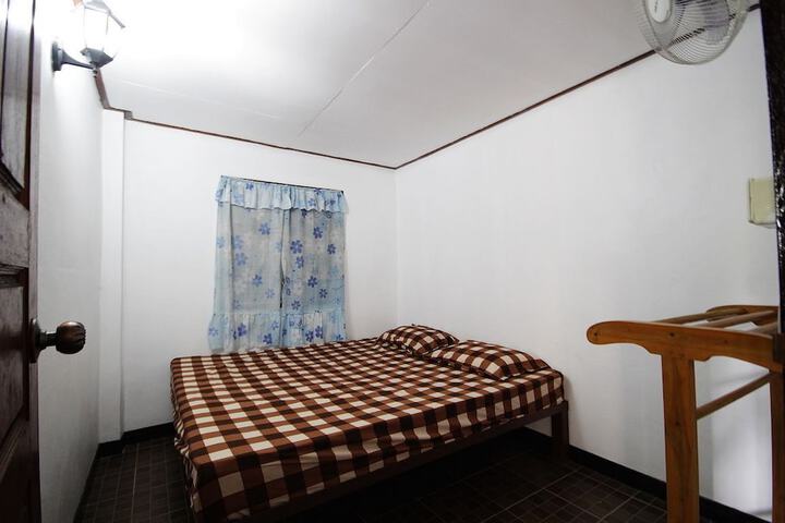 Room 14 of 90