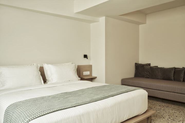 Room 6 of 59