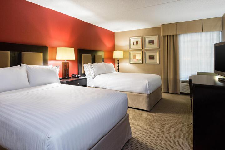 Standard Room, King or Two Doubles (1 of 4)