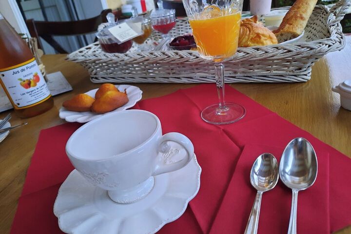 Breakfast/Coffee Service 6 of 25