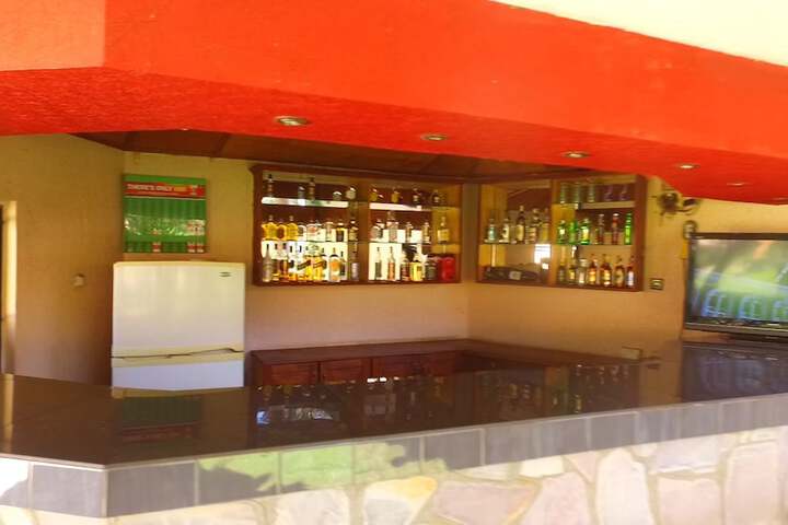 Lounge 52 of 68