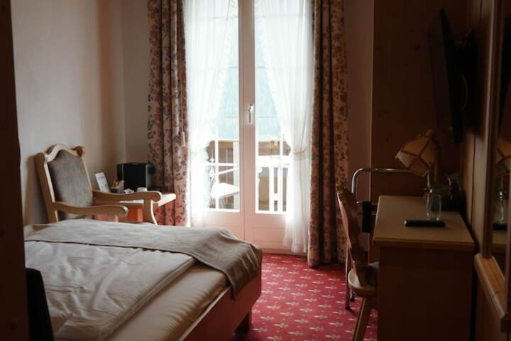 Room 15 of 65