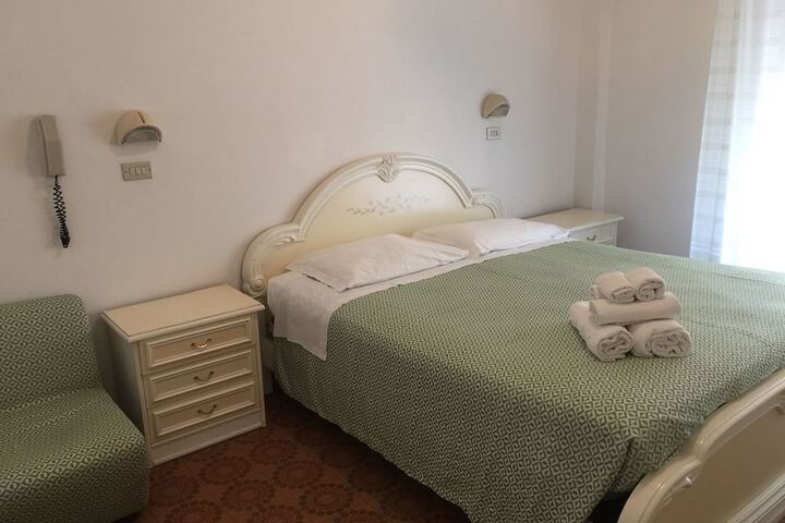 Room 16 of 57