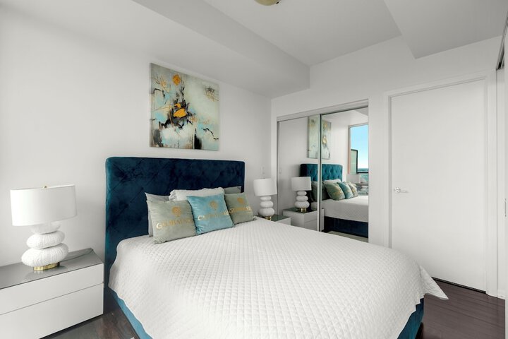 Room 18 of 195