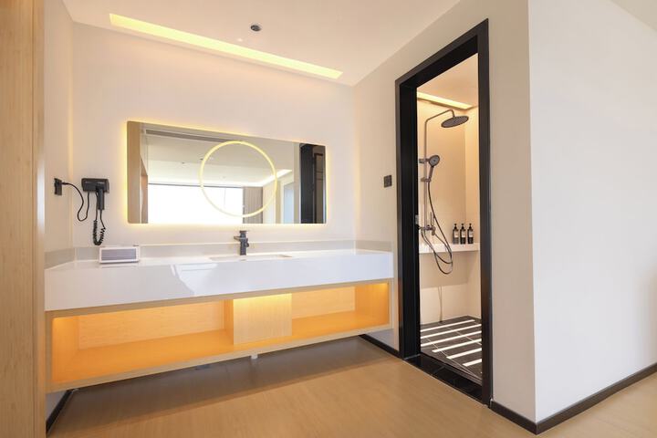 Room 98 of 158