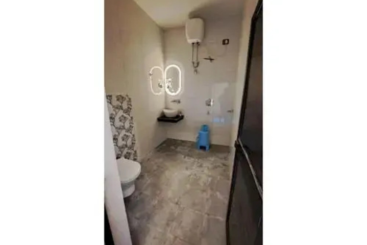 Room 10 of 25