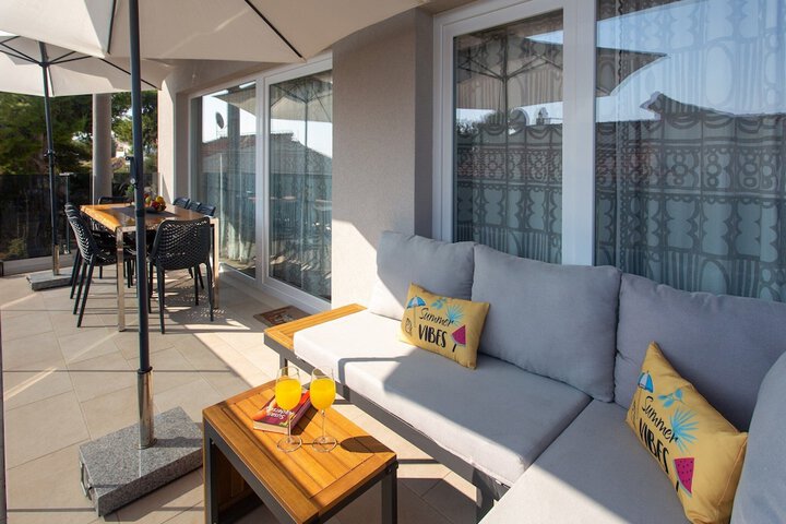 Terrace/Patio 19 of 65