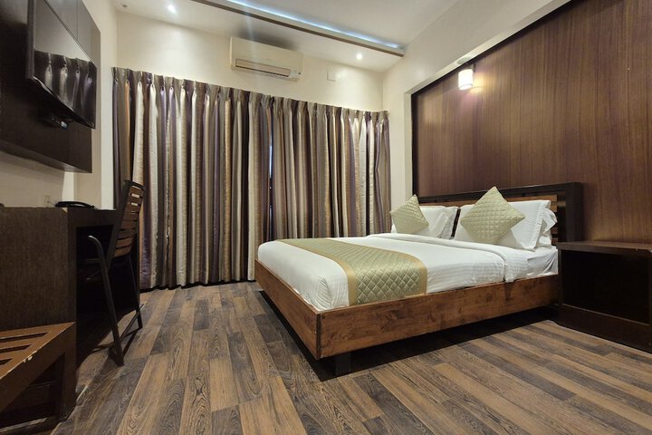 Room 7 of 25