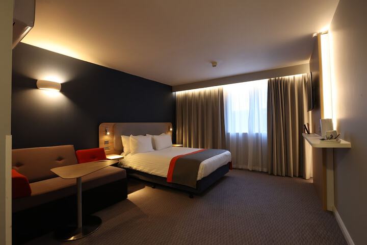 Room 4 of 22