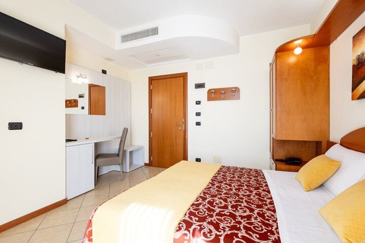 Room 14 of 44