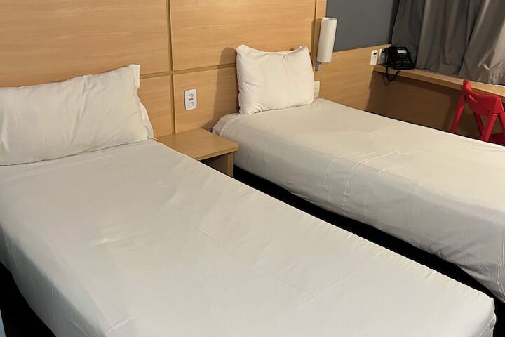 Room 44 of 128